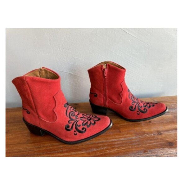 Agave Sky Red Vintage 'Floral Ankle Boot - Picture 6 of 9